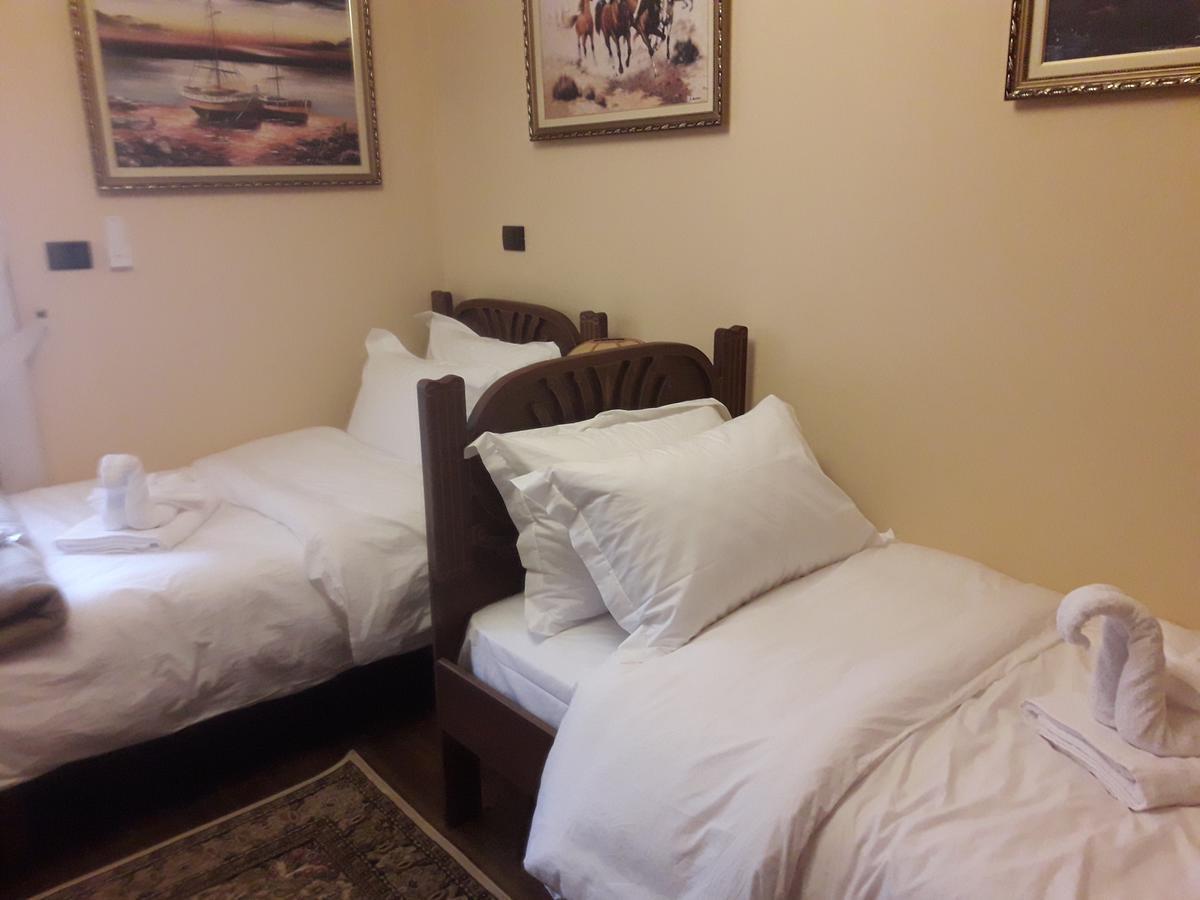 Hotel Vila Mano Korce Eksteriør bilde