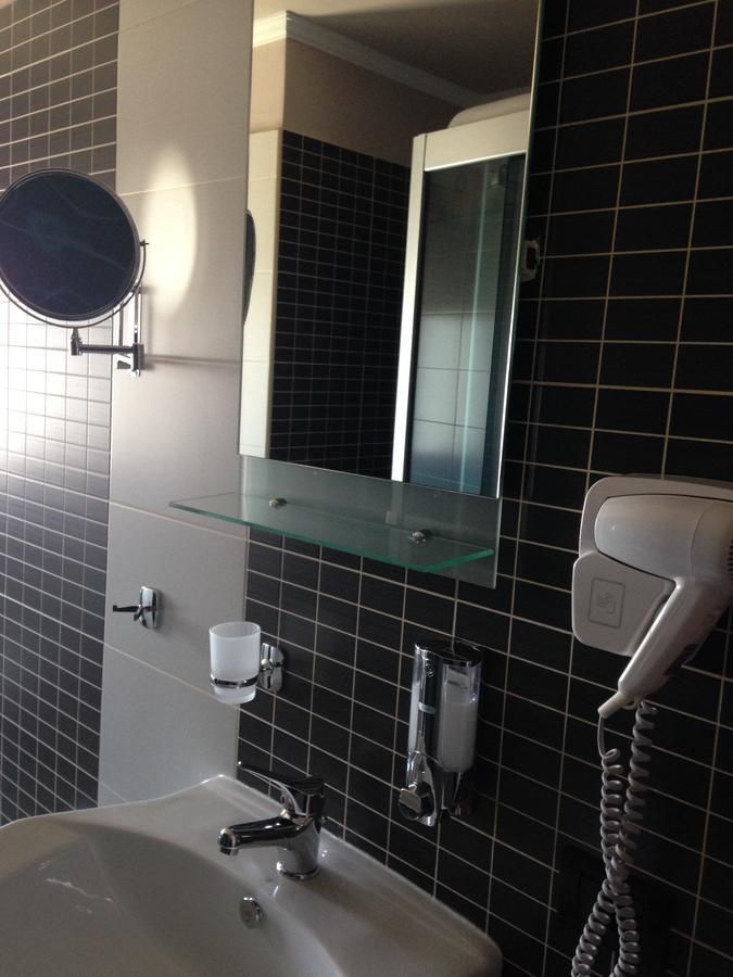 Hotel Vila Mano Korce Eksteriør bilde