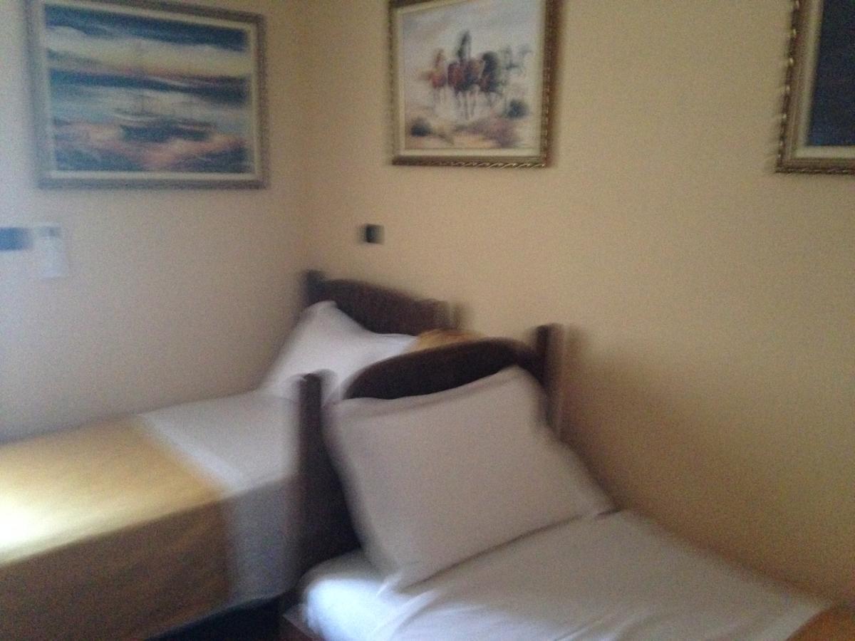 Hotel Vila Mano Korce Eksteriør bilde