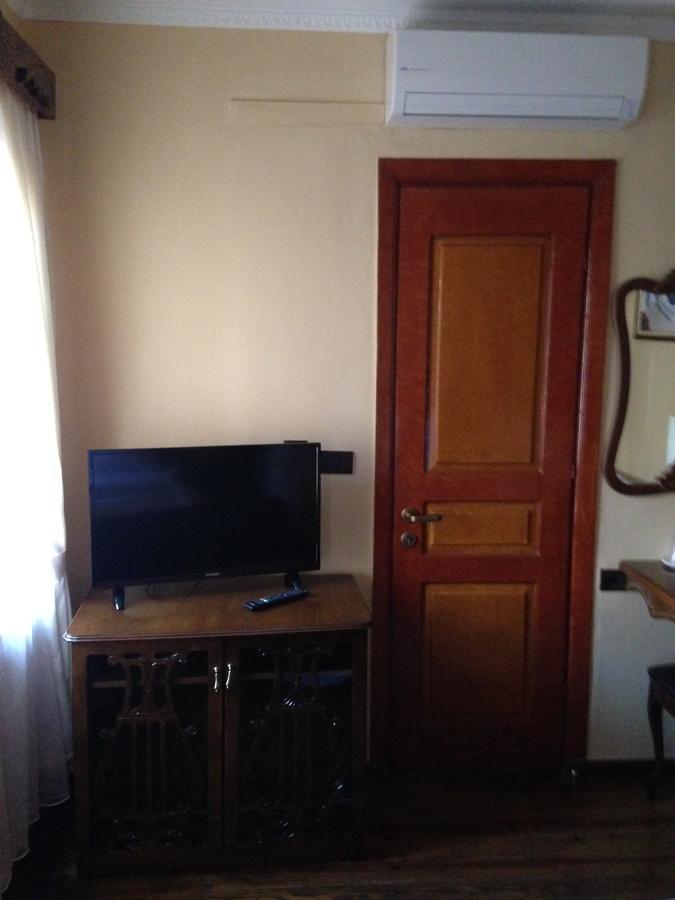 Hotel Vila Mano Korce Eksteriør bilde