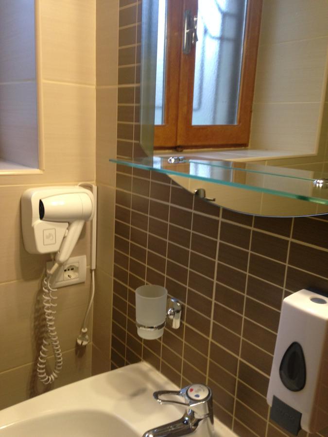 Hotel Vila Mano Korce Eksteriør bilde